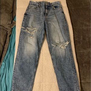 Curvy Ripped Mom Jeans